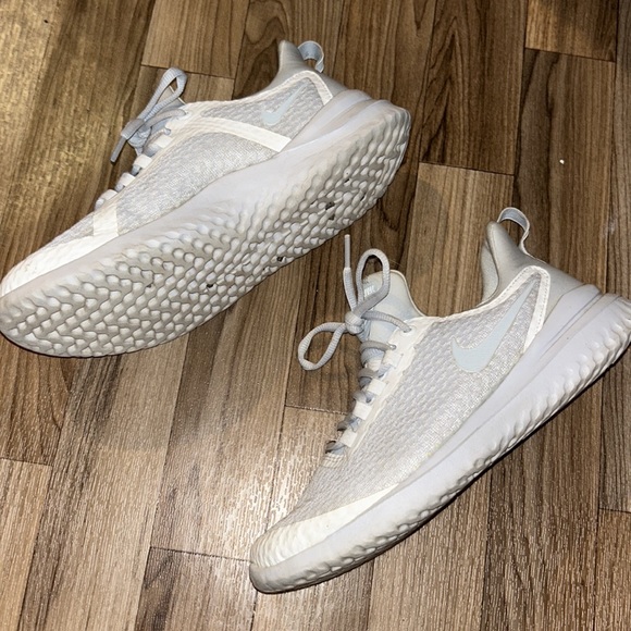 Nike rival sneakers - Picture 2 of 5